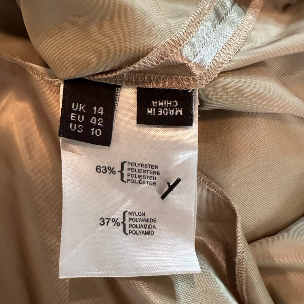 Pringle 815 Scotland Metallic Champagne Peplum Blouse Top Size US 6 UK 10 - Picture 8 of 10